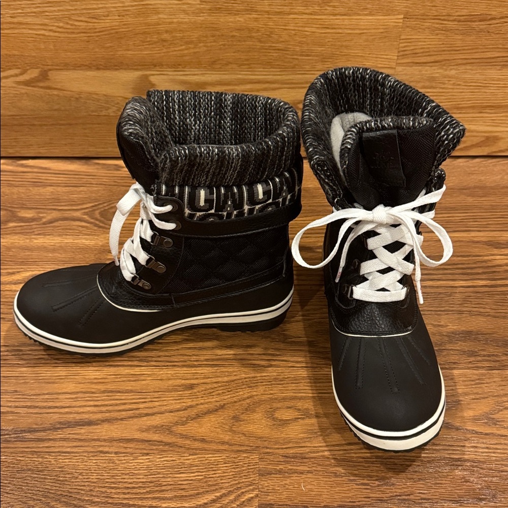 Globalwin Women’s 1910 Black/ Gray Lace Up Waterproof Winter Snow Boots. Size 9